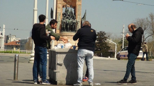 Թուրքիայում պարետային ժամի ավարտից հետո փողոցներում ավելի շատ մարդ կա, քան դրա սահմանվելուց առաջ